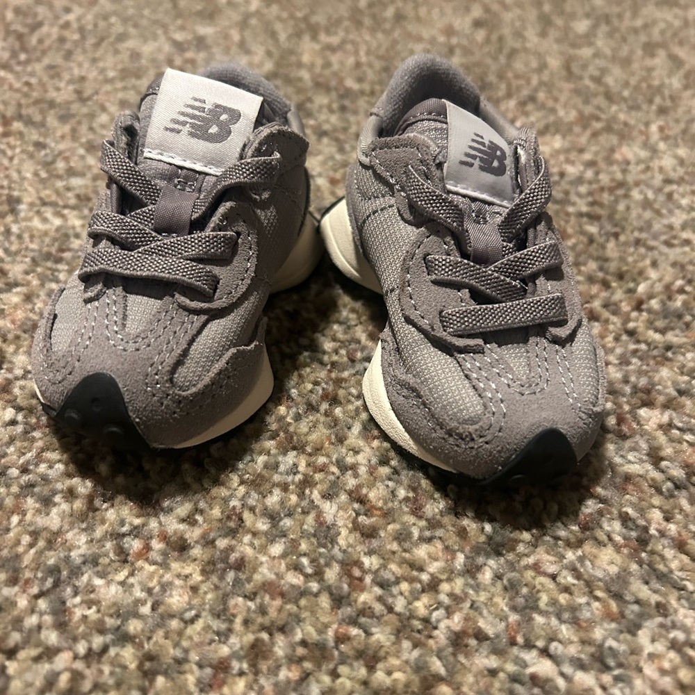 New Balance Infant Tennis Shoes Never Worn. 327’s